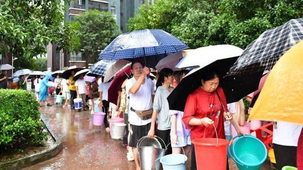 Çin'de sel tehlikesi nedeniyle 95 bin kişi tahliye edildi