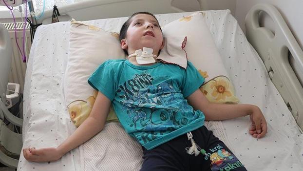 Doktorların yüzde 1 yaşama şansı verdiği Arda, hayata tutundu