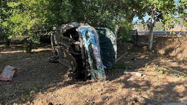 Aydın'da bahçeye devrilen otomobilin sürücüsü alkollü çıktı; 4 yaralı