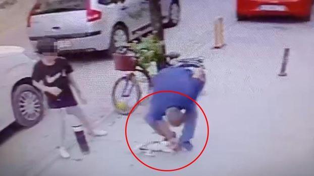 Köpeği yere atıp, boğazını sıktı; o anlar kamerada