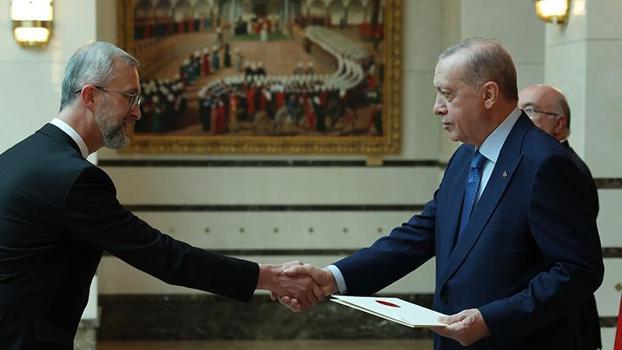 Cumhurbaşkanı Erdoğan'a büyükelçilerden güven mektubu