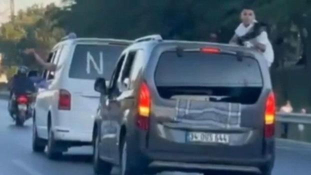 Bayrampaşa'da düğün konvoyunda araçların camlarından sarktılar, kazadan son anda kurtuldular
