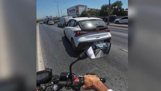 Motokuryenin Avcılar'dan Zeytinburnu'na kadar ambulansa yol açma çabası kamerada