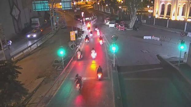 Beyoğlu’nda tüneli trafiğe kapatan 13 motosiklet sürücüsüne 133 bin lira ceza