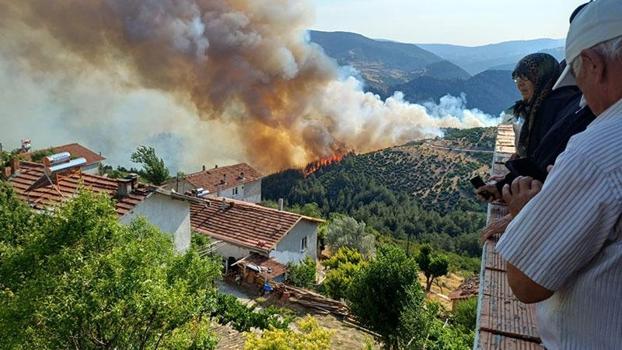Bursa-Balıkesir sınırında orman yangını