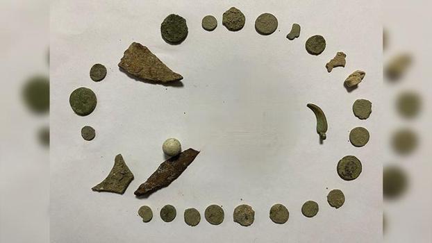İnegöl’de durdurulan otomobilde 27 sikke ele geçirildi