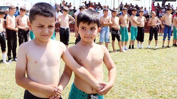 Pehlivanlar Erzurum Ovası’nda peşrev çekti