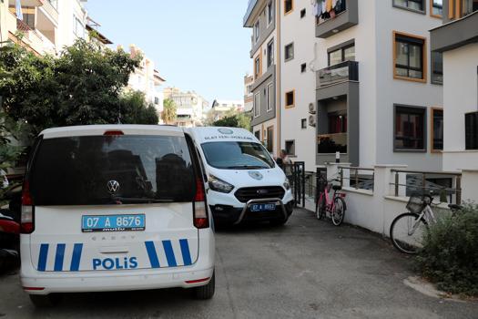 Emlakçıyı arayıp 'Arkadaşımı öldürdüm' dedi; eve giren polis cesetle karşılaştı