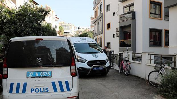 Emlakçıyı arayıp 'Arkadaşımı öldürdüm' dedi; eve giren polis cesetle karşılaştı