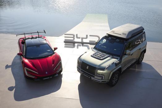 BYD Türkiye'den yüzen, kendi etrafında dönen ve zıplayabilen araçlarıyla teknoloji şovu