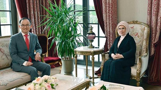 Emine Erdoğan, Çin'in Ankara Büyükelçisi ile bir araya geldi