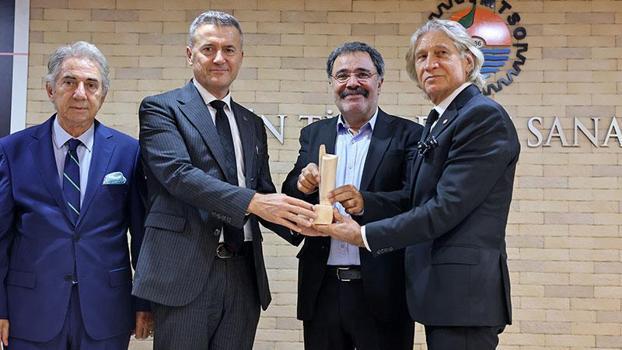 ‘Mersin Kenti Edebiyat Ödülü’, Ahmet Ümit’in