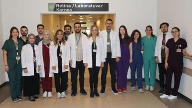Kornea nakli olan hastalar, hekimlerini ziyaret etti