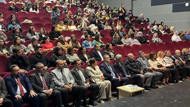 Avcılar'da kaymakamlıktan dijital bağımlılık semineri