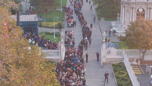Dolmabahçe'de oluşan yoğunluk havadan görüntülendi