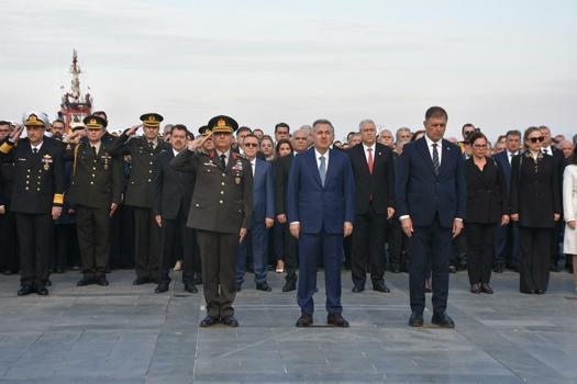 Ulu Önder Mustafa Kemal Atatürk, İzmir'de anıldı