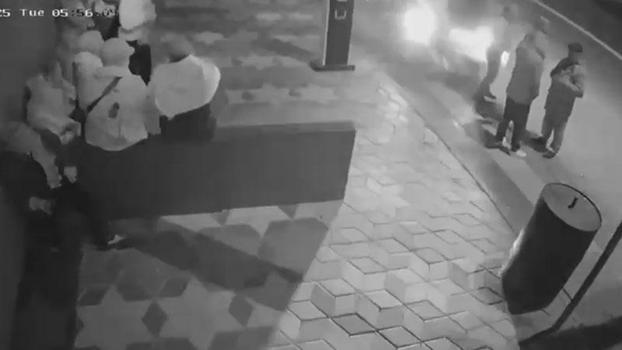 Ankara'da otomobil durağa daldı: 6 yaralı; kaza anı kamerada