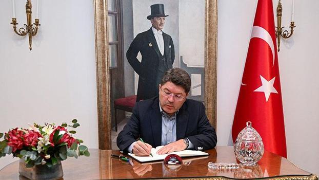 Bakan Tunç, Türkiye'nin Madrid Büyükelçiliği'ni ziyaret etti