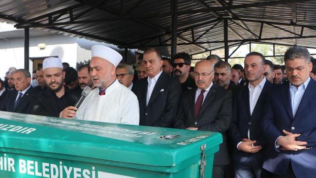 AK Parti Sözcüsü Çelik, dayısının cenaze törenine katıldı