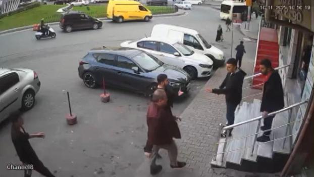 İstanbul - Sultangazi'de iş yerini su bastı; musluğu açık unutmakla suçlanan stajyerin babası bıçakla saldırdı