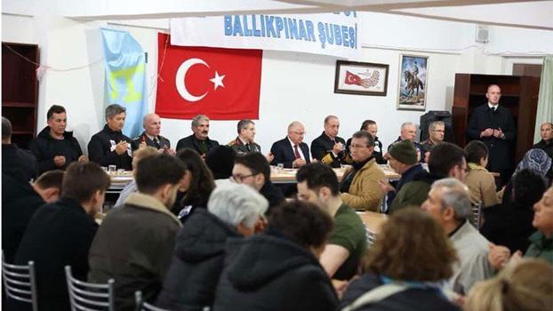 Bakan Güler, Şehit Pilot Cüneyt Kandemir’in evine taziye ziyaretinde bulundu