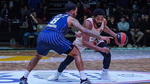 Anadolu Efes - Bayern Münih: 74-72
