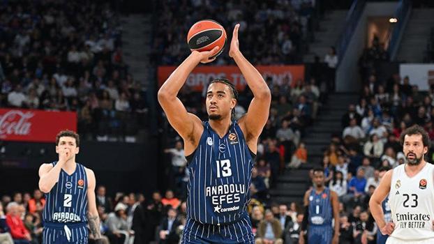 Anadolu Efes - Real Madrid: 75-81