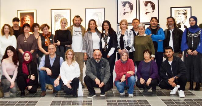 Antalya'da genç sanatçılardan baskı sergisi