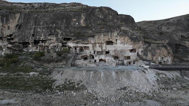 Tarihi Hasankeyf’teki 5 bin yıllık mağaralardan 10’u turizme açılıyor