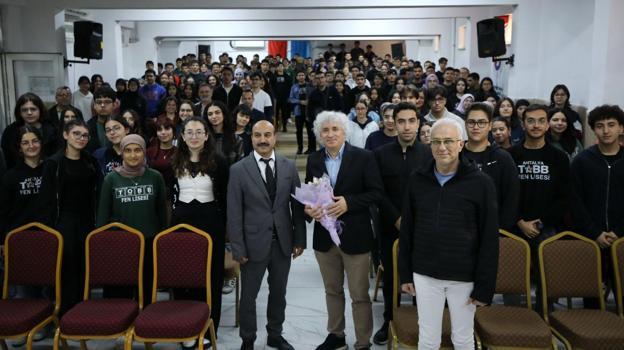 Prof. Dr. Ömer Özkan, TOBB Fen Lisesi öğrencileriyle bir araya geldi