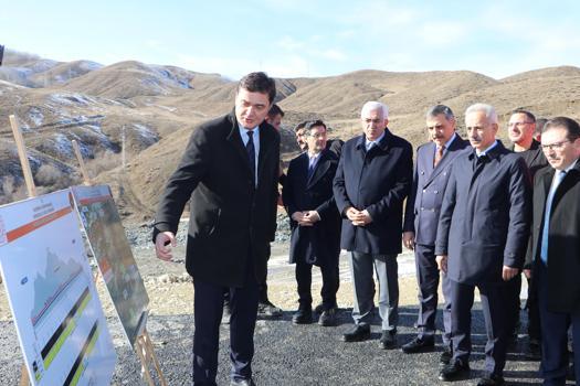 Bakan Uraloğlu: Kırık Tüneli, dağların kalbine mühendislik imzası atan bir eser niteliği taşıyor (2)