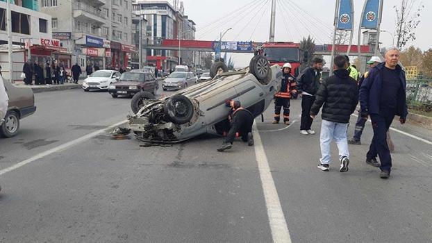 Malatya'da otomobiller çarpıştı: 3 yaralı