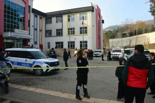 Okulda kokudan etkilenen 17 öğrenci hastaneye kaldırıldı