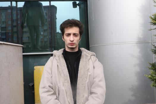 Tartıştığı büfe çalışanını boğazından bıçaklayan sanığa 9 yıl 7 ay hapis