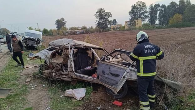 Hatay'da minibüsle otomobil çarpıştı; 2 yaralı