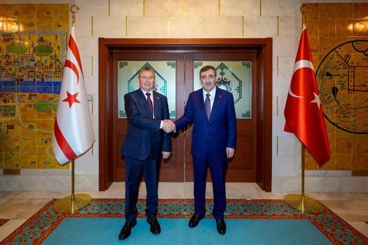 Cevdet Yılmaz, KKTC Başbakanı Üstel ile bir araya geldi
