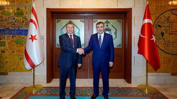 Cevdet Yılmaz, KKTC Başbakanı Üstel ile bir araya geldi