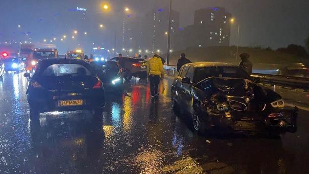 Eyüpsultan TEM Otoyolu’nda 7 aracın karıştığı zincirleme kaza: 2 yaralı