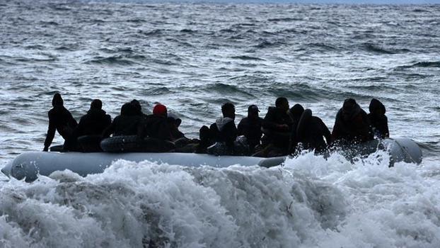 Girit Adası açıklarında göçmenleri taşıyan bot battı: 18 ölü