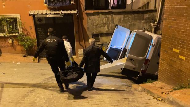 İstanbul - Beyoğlu’nda yalnız yaşayan Angolalı kadın yatak odasında ölü bulundu