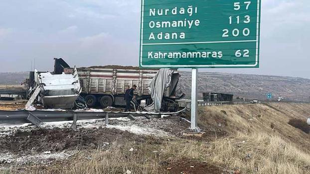Gaziantep’te zincirleme kazaya karışan 3 TIR alev aldı; otoyol trafiğe kapandı
