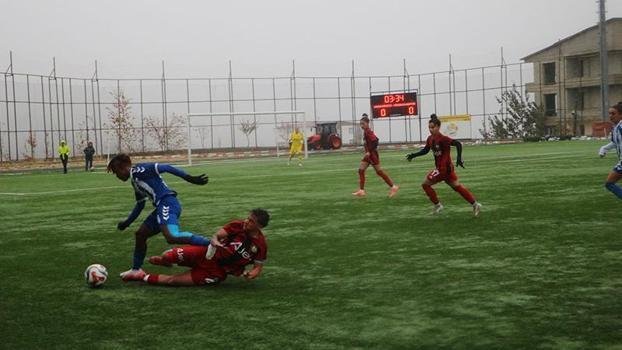 Hakkarigücü kadın takımı, Yüksekova Spor'a 1-0 mağlup oldu