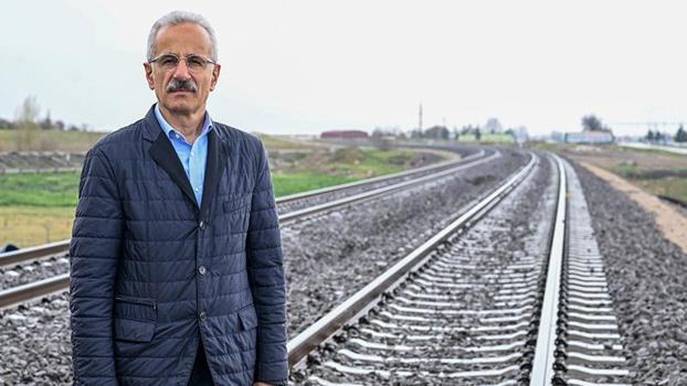 Bakan Uraloğlu: Suriye sınırındaki demir yolu hattını ayağa kaldırıyoruz