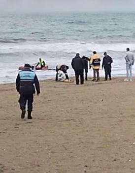 Bartın'da alabora olan lastik bottaki 2 kişi kurtarıldı