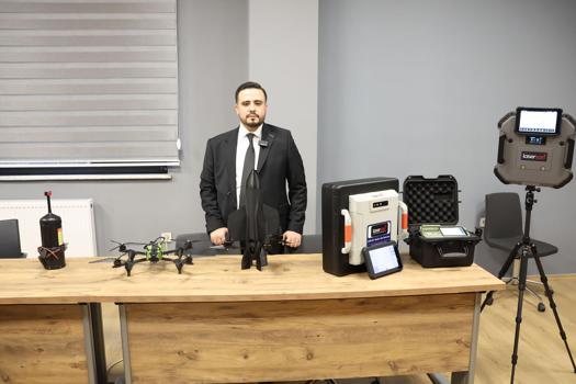 Yüksek lisans öğrencisi radar, arama kurtarma cihazı ve kamikaze dron geliştirdi