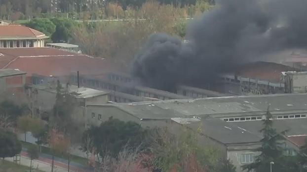 Bakırköy'de tekstil fabrikasında yangın