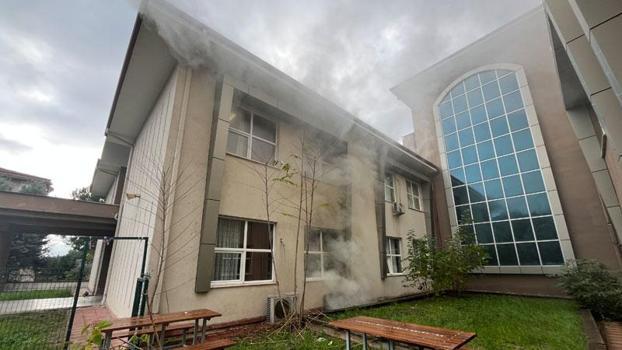 Okulun kağıt deposunda yangın; öğrenciler tahliye edildi