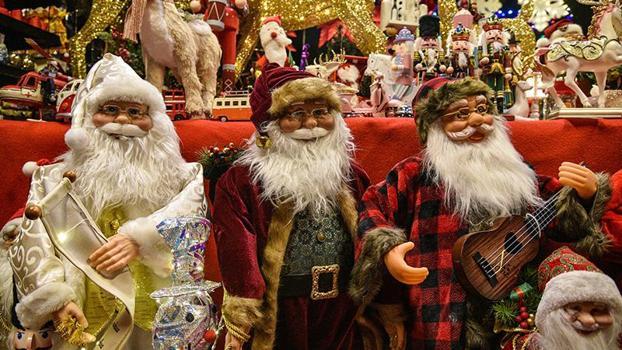 Yılbaşı kutlamasında, 'Noel Baba' kostümü ve sakalına ilgi