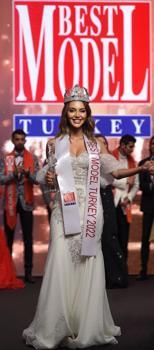 İstanbul - Model Büşra Karakaş'tan darp iddialarına ilişkin açıklama