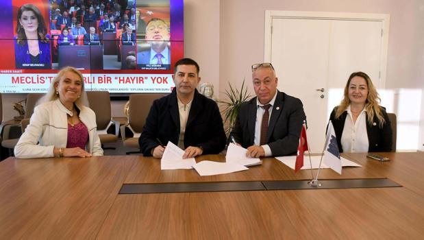 Kuşadası Belediyesi’nde sosyal denge tazminatı sözleşmesi imzalandı